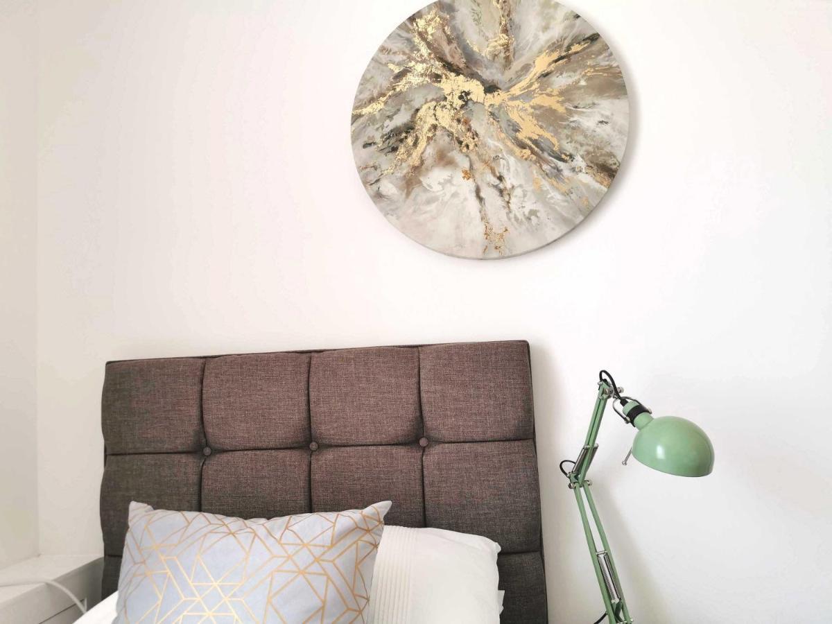 Large Green Garden, 4 Bedrooms, Sleeps 8 Swansea Ngoại thất bức ảnh
