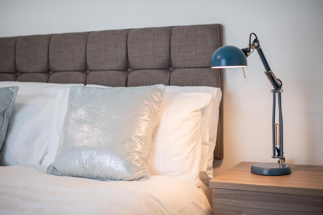Large Green Garden, 4 Bedrooms, Sleeps 8 Swansea Ngoại thất bức ảnh