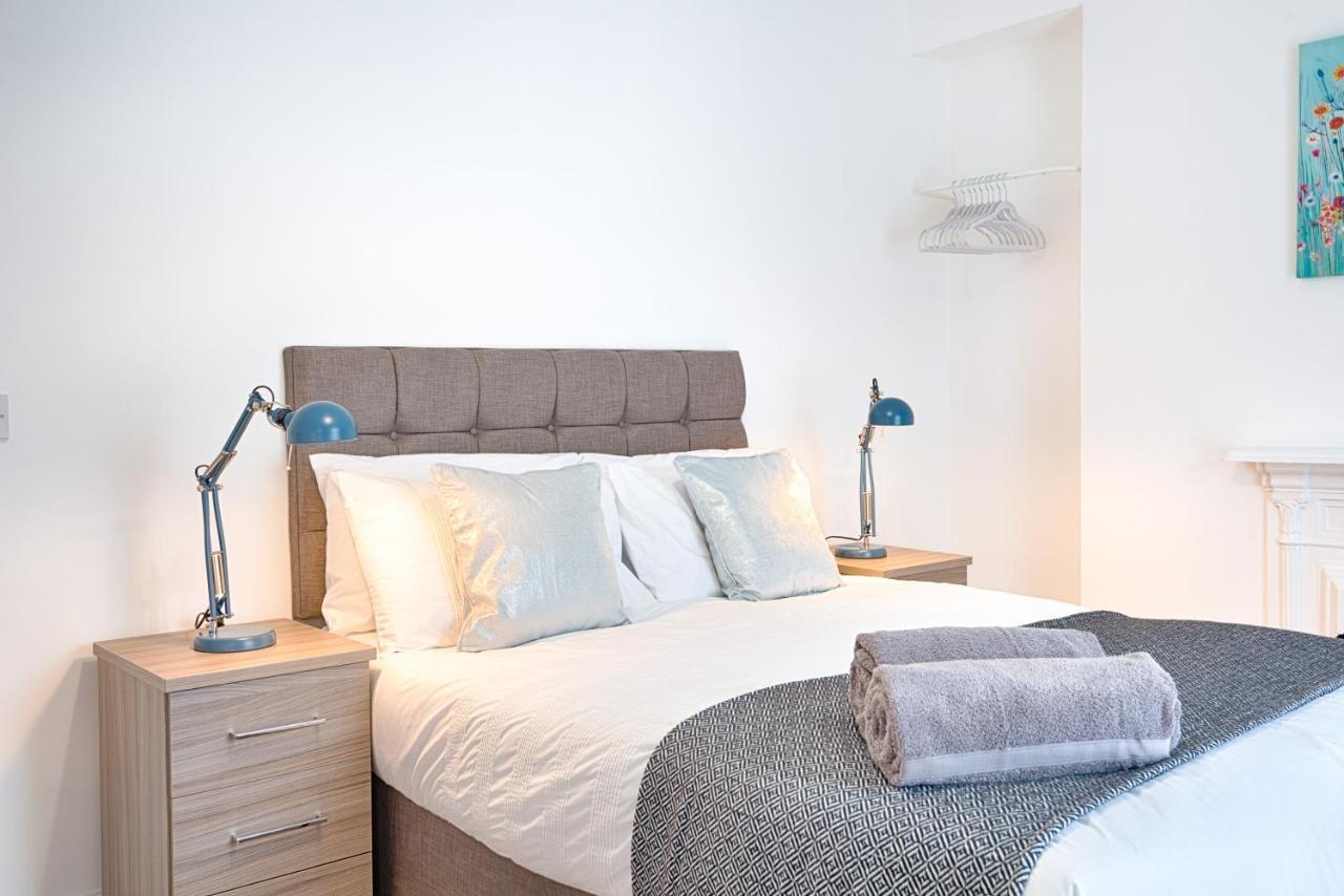 Large Green Garden, 4 Bedrooms, Sleeps 8 Swansea Ngoại thất bức ảnh