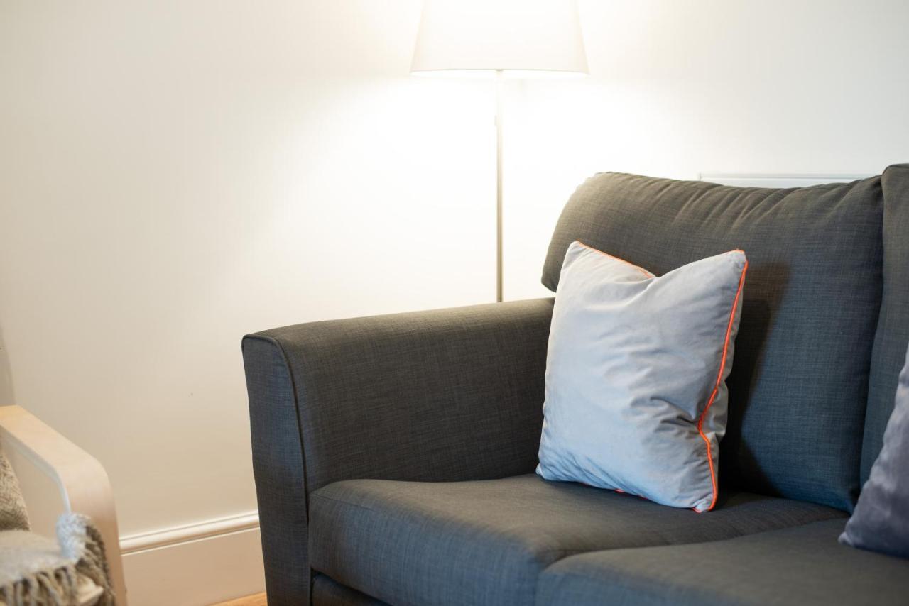 Large Green Garden, 4 Bedrooms, Sleeps 8 Swansea Ngoại thất bức ảnh